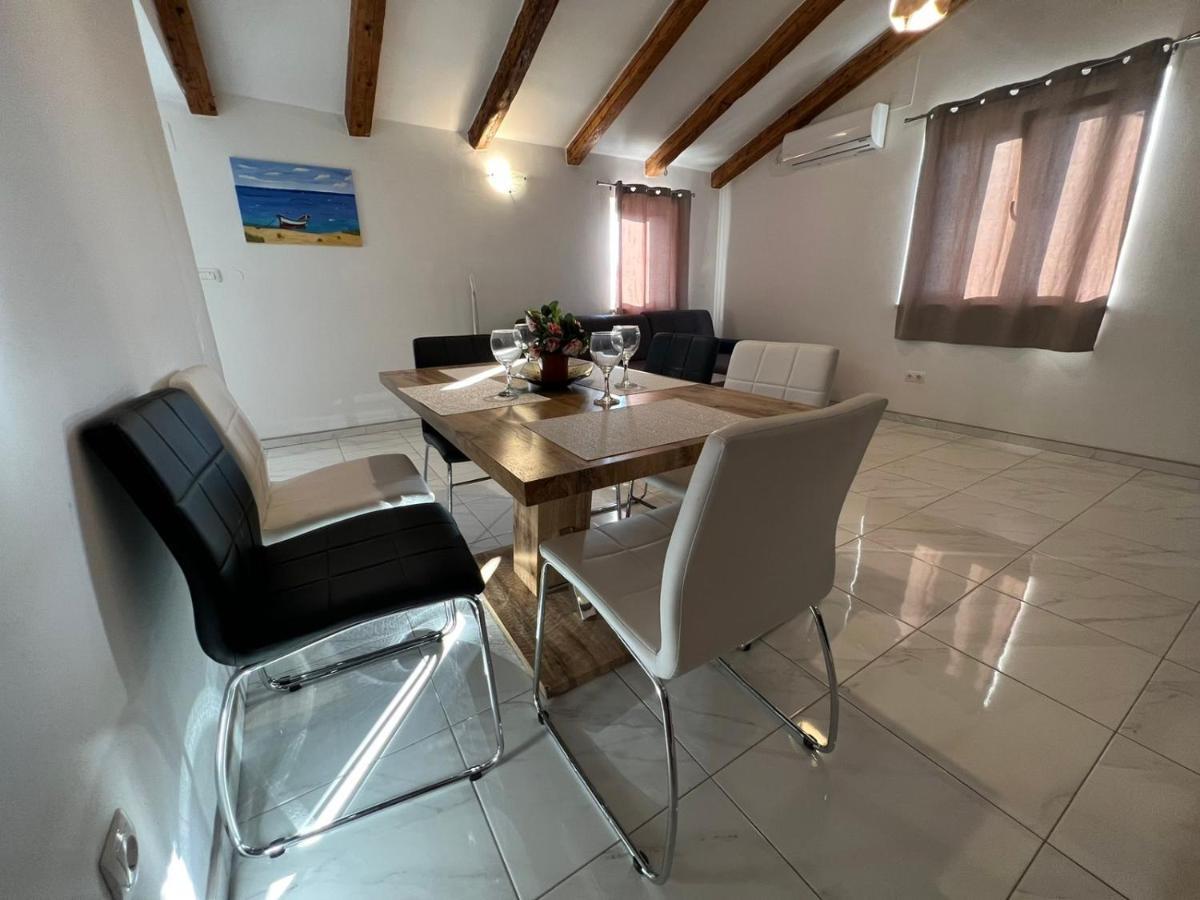 Lakmartin Apartman Lorena מראה חיצוני תמונה