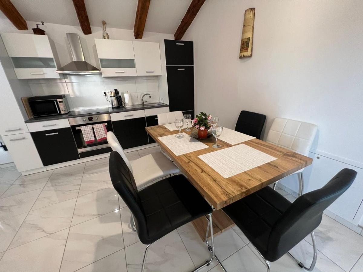 Lakmartin Apartman Lorena מראה חיצוני תמונה
